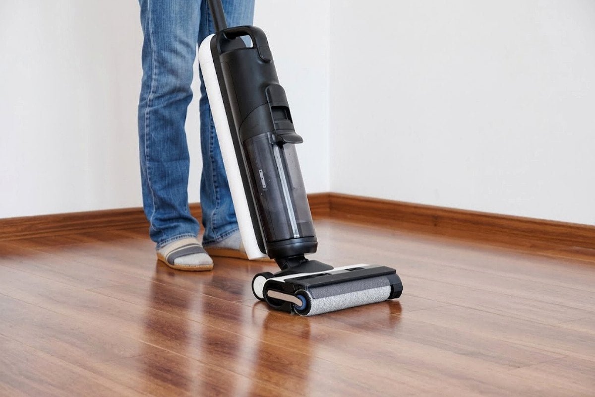wet-dry floor washer cleaning hardwood floors